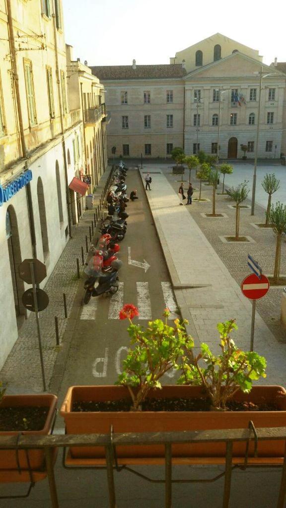 B&B Le Finestre Su Via Cavour Sassari Luaran gambar