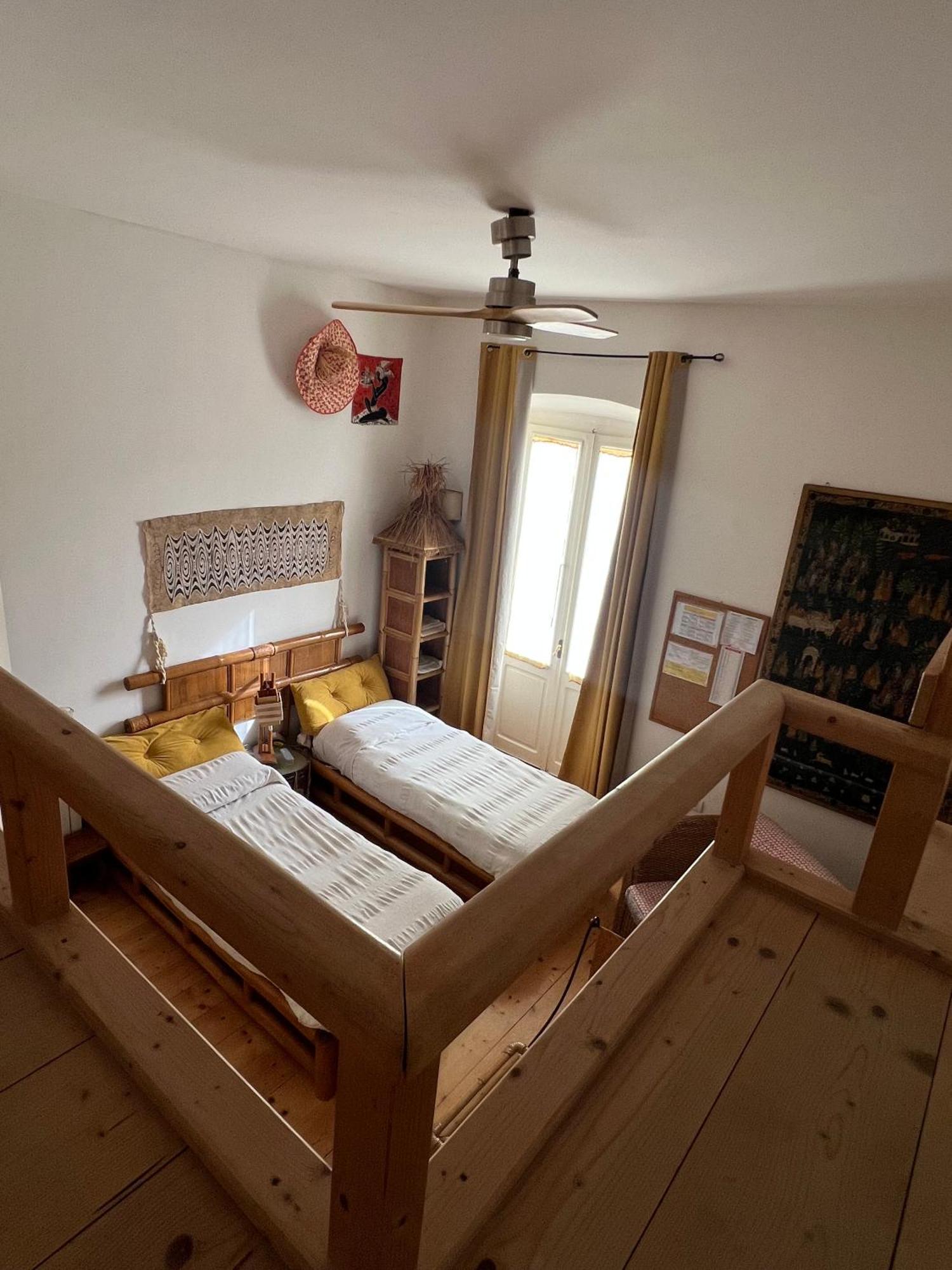 B&B Le Finestre Su Via Cavour Sassari Bilik gambar